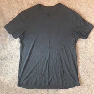 Lululemon men’s vneck Tee size large